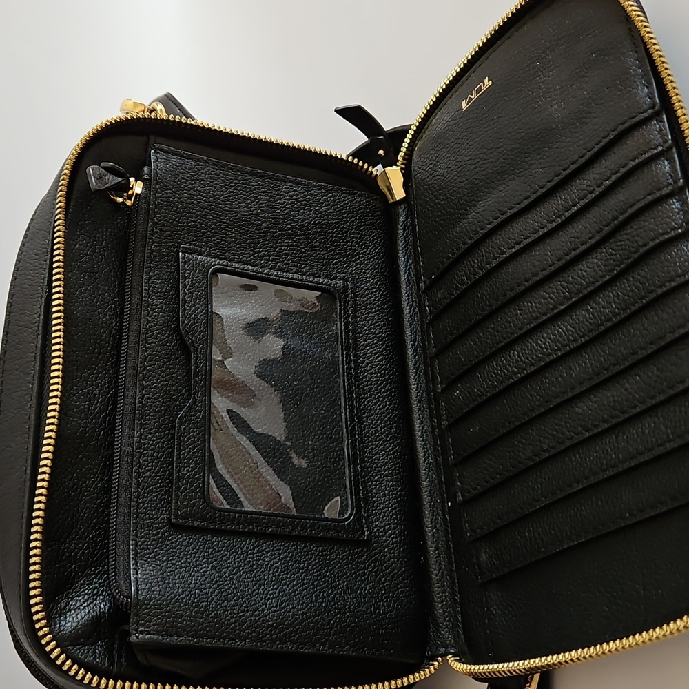TUMI Black Leather Crossbody Bag Detachable Strap - Picture 8 of 17